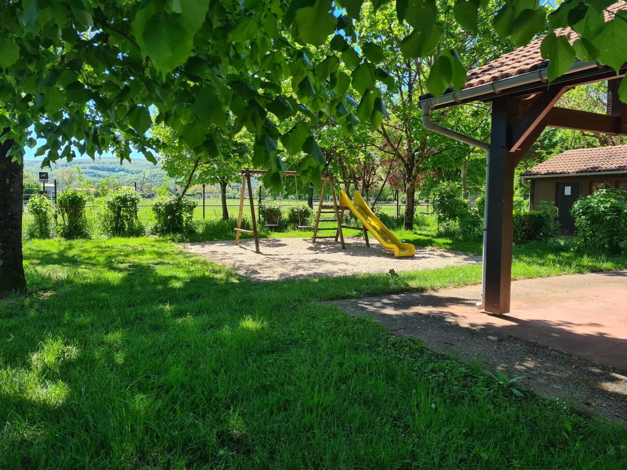 Les Chalets Guinguette Capdenac-Gare Екстер'єр фото